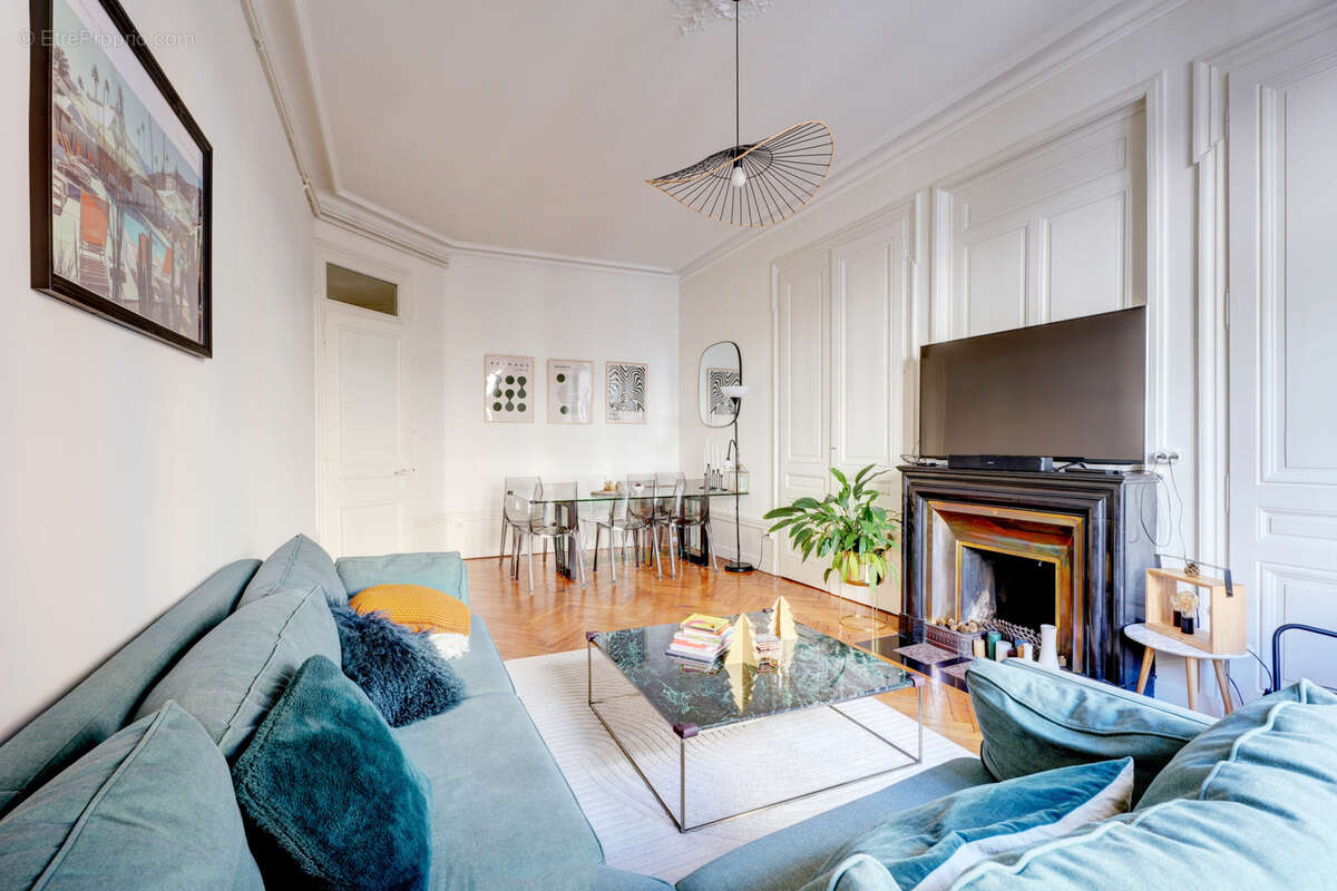 Appartement T3/4 d'exception d'une superficie de 105 m2, à deux pas de l'avenue du Maréchal de Saxe - photo 3