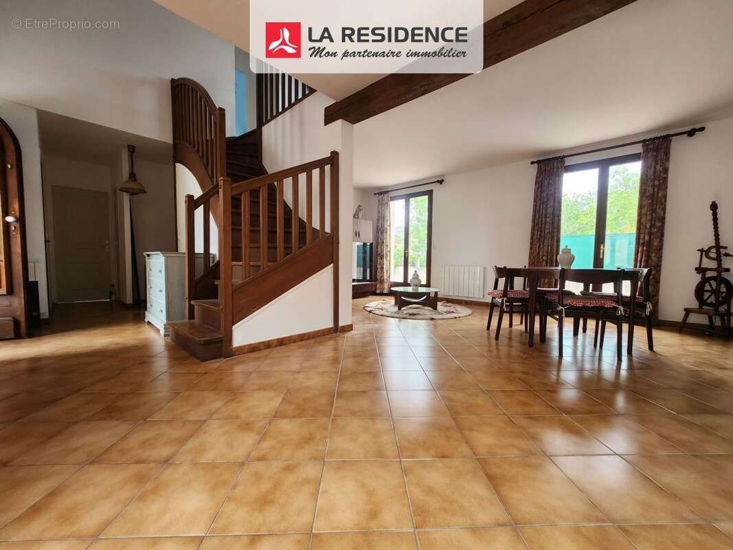 Maison à MONTIGNY-LES-CORMEILLES