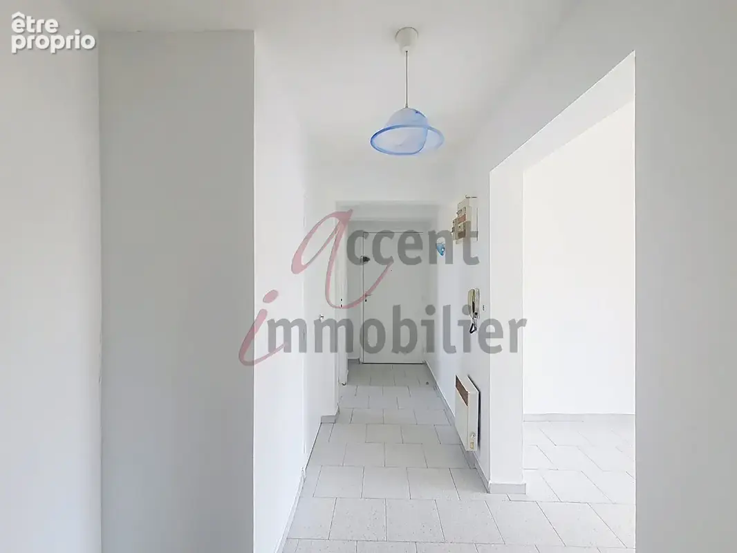 Chateaurenard : Appartement avec 2 chambres, balcon - photo 9