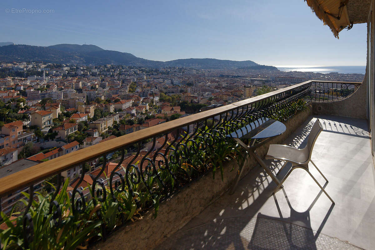 Duplex toit terrasse vue mer et ville - photo 2