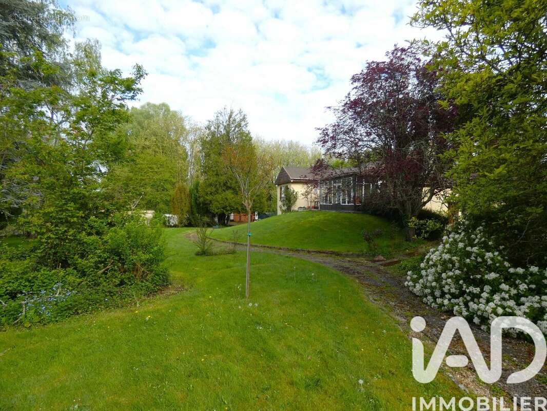 Maison 173 m² à Richebourg  - photo 2