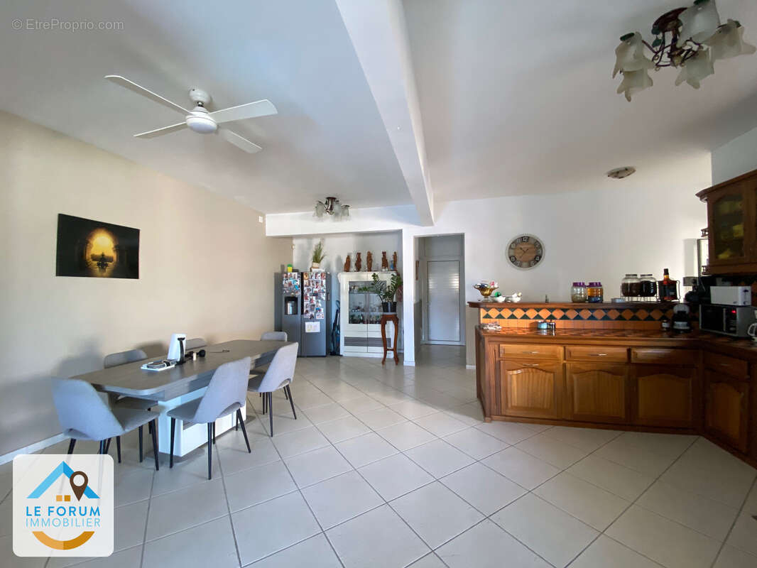 Saint pierre 97410 - ensemble immobilier - grands volumes - bon rendement - environnement prisé - photo 3
