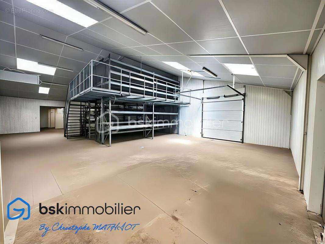 Bâtiment industriel de 1 700 m² sur terrain de 6 230 m² – Nombreuses possibilités d’exploitation ! - photo 17