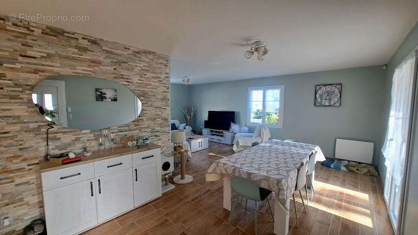 Maison à MESCHERS-SUR-GIRONDE