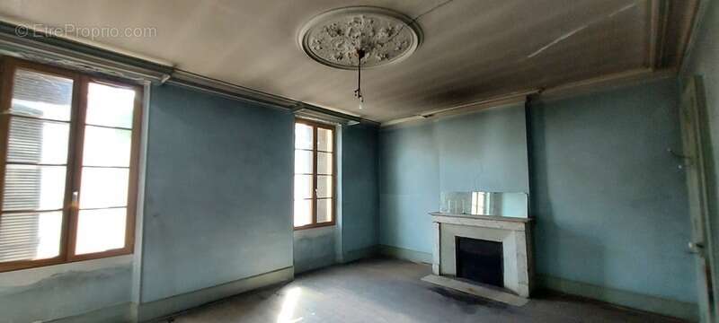 Maison à PORT-SAINTE-MARIE