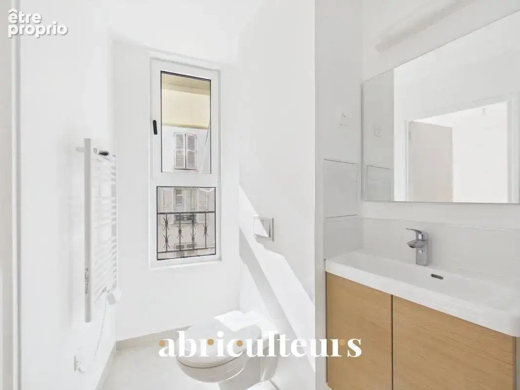 Charmant Appartement T2 rénové avec prestations de qualité dans le 18ème arrondissement - photo 18