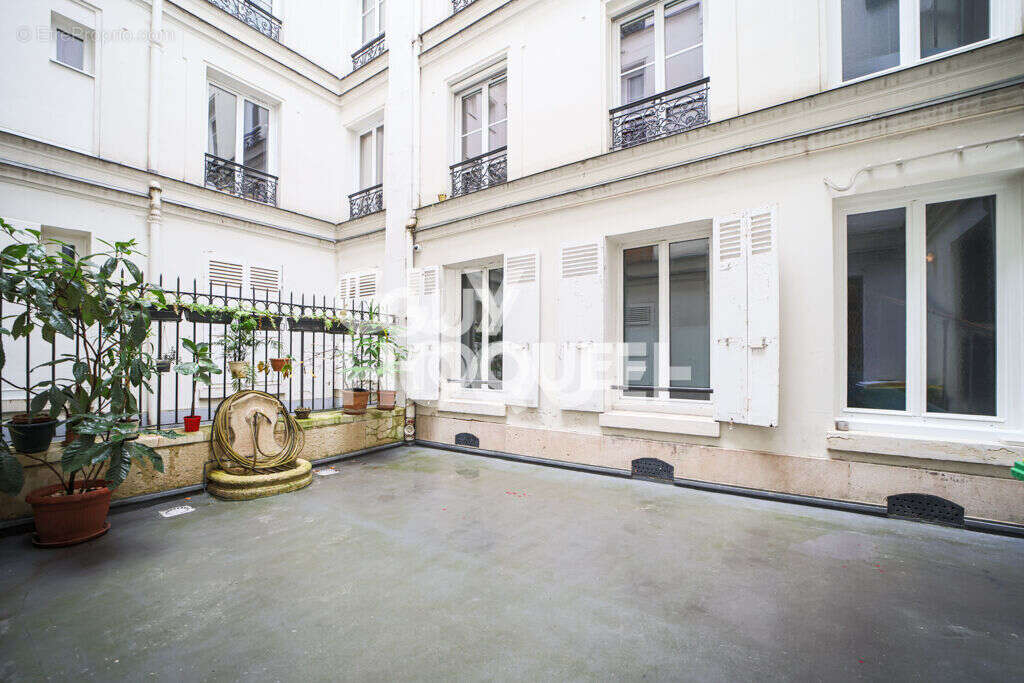 Appartement à PARIS-10E