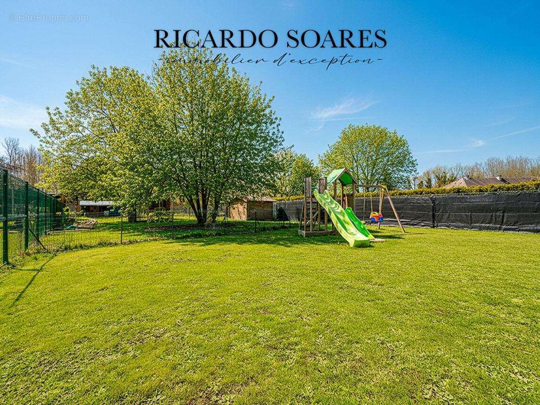 Maison à CHEVRIERES