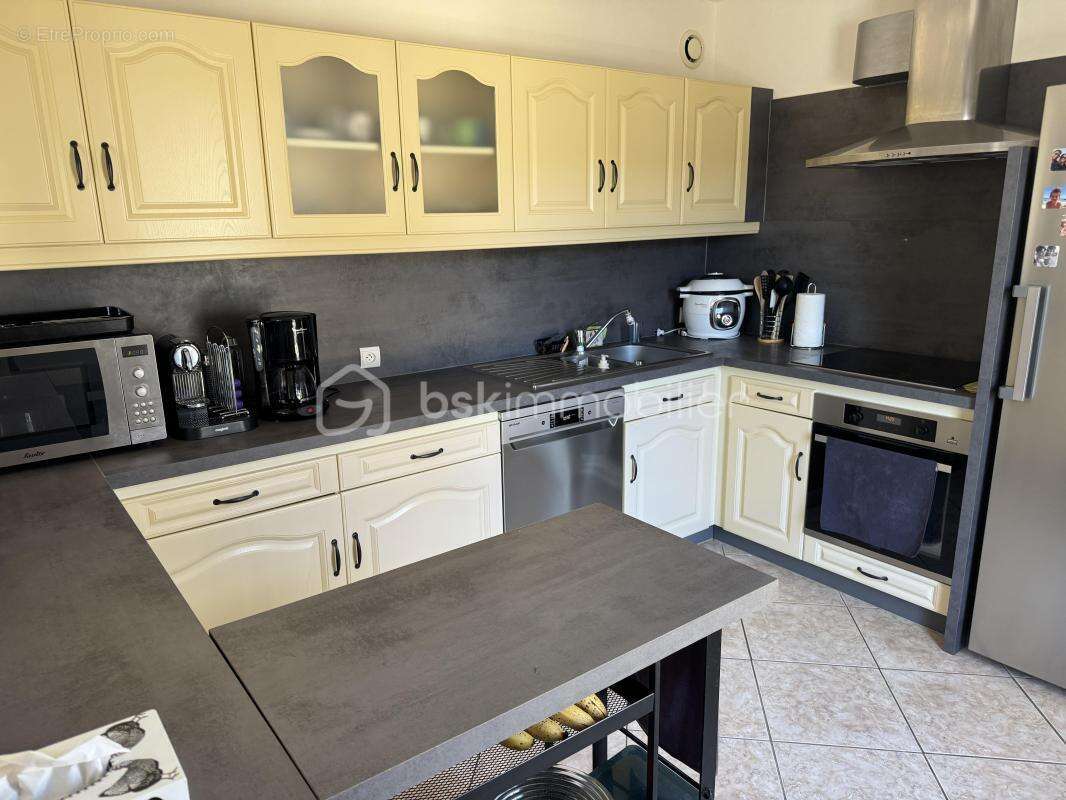 Maison à SAINT-ANTOINE-DU-ROCHER