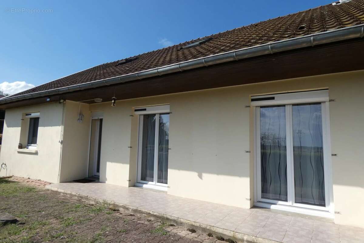 Dans un charmant bourg proche de montcenis - pavillon sur sous-sol - photo 15