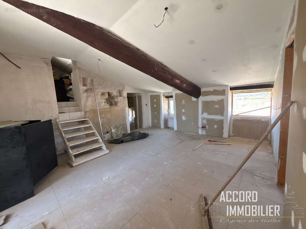 Appartement à PUISSALICON