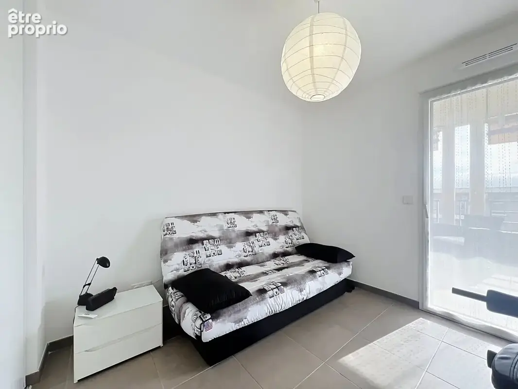 3p 61m², terrasse, piscine et 2 garages électrifiés - photo 7