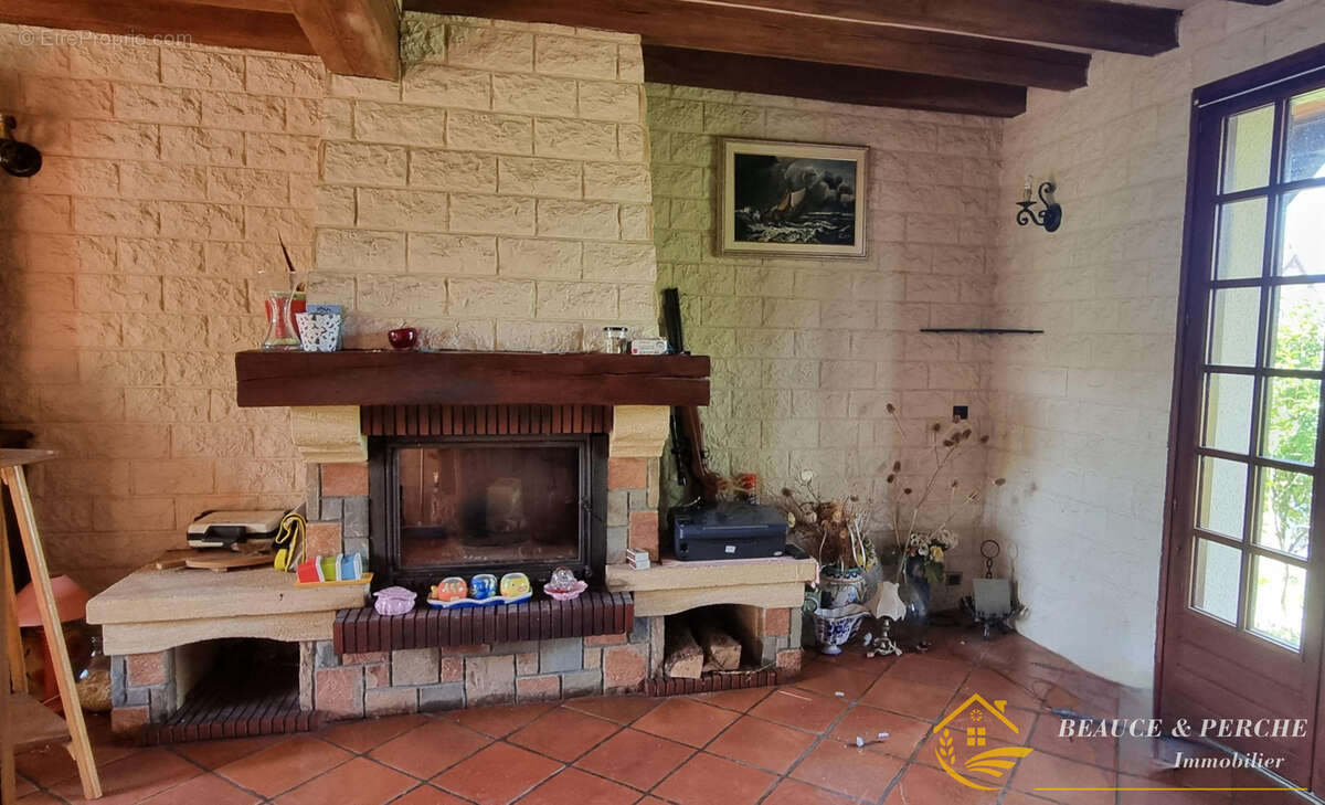 Maison à COMBRES