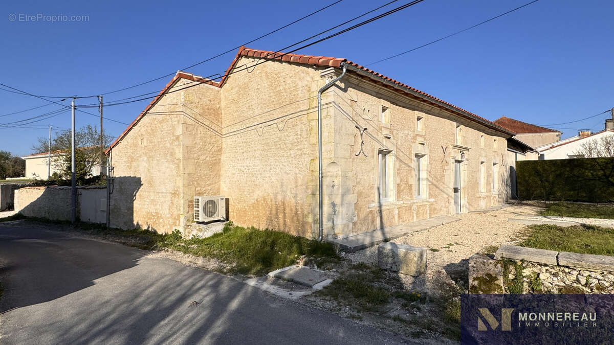 Maison ancienne en pierre entierement rehabilitee - photo 15
