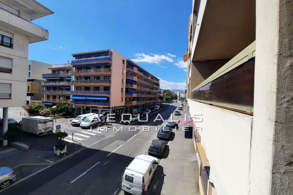 Appartement à SAINT-LAURENT-DU-VAR