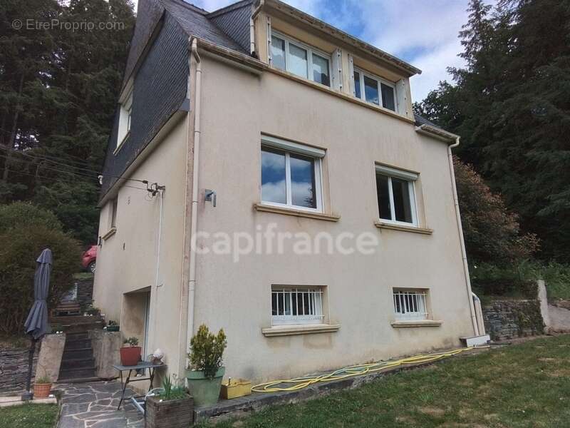 Maison rénovée 3 chambres – Vue dégagée – Sous sol - Sans vis à vis – 10 minutes de Carhaix - 50 minutes des plages - photo 2