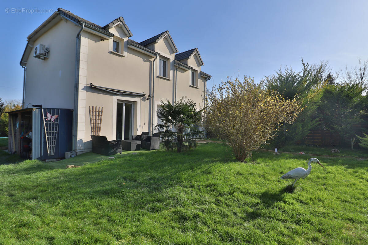Maison à CHATRES