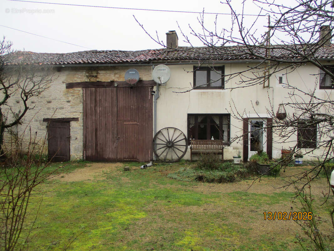 Ensemble immobilier de deux maisons. - photo 3