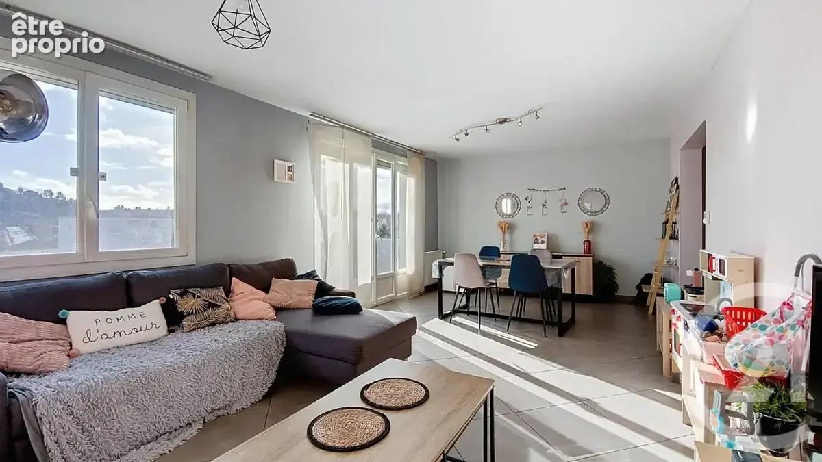 Appartement 5 pièces 95 m² à vendre à Feyzin (69320) - photo 4