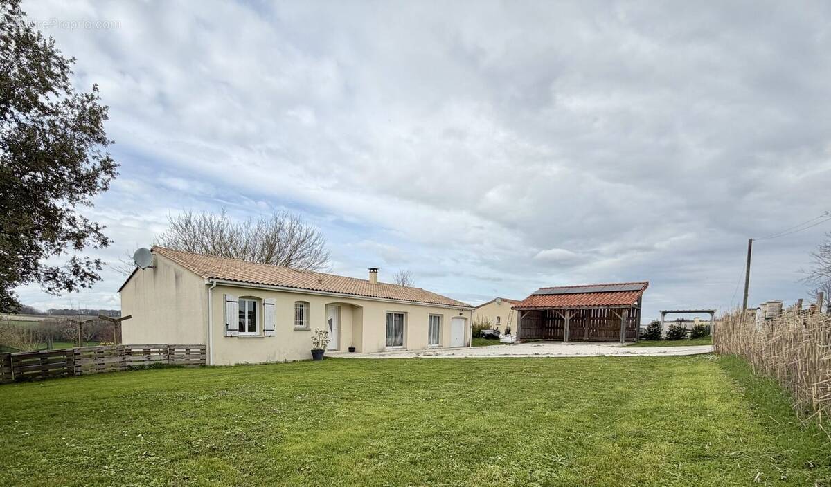 Maison à VOULGEZAC
