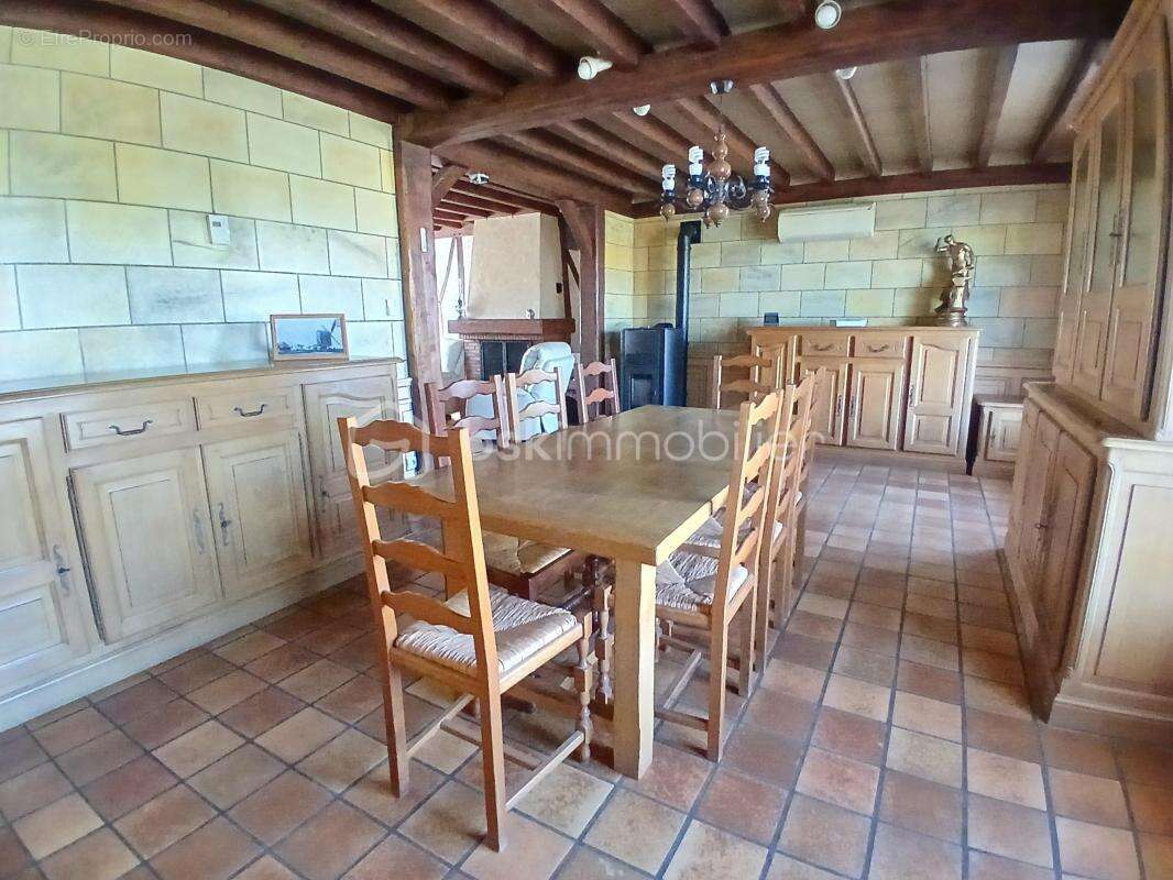 Maison à NEUVY-EN-SULLIAS