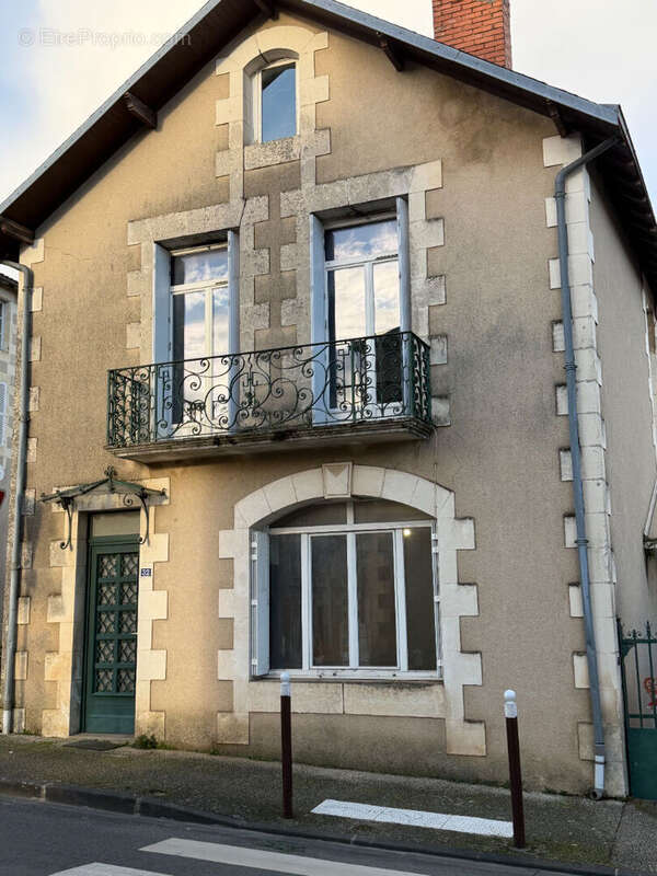 Maison à VIVONNE