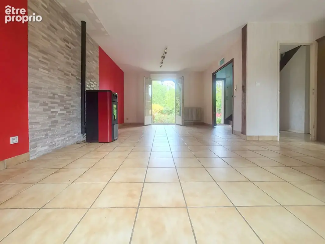 Maison familiale à Blaison-Gohier avec vue sur la forêt - photo 3
