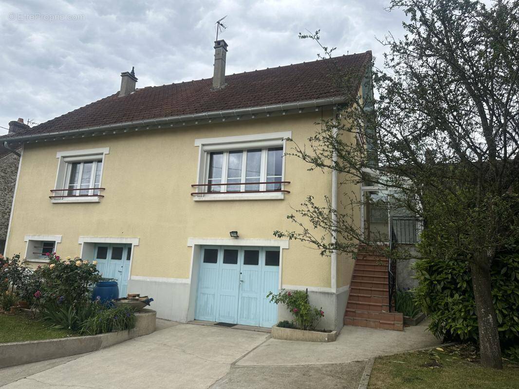 Maison à MOUROUX