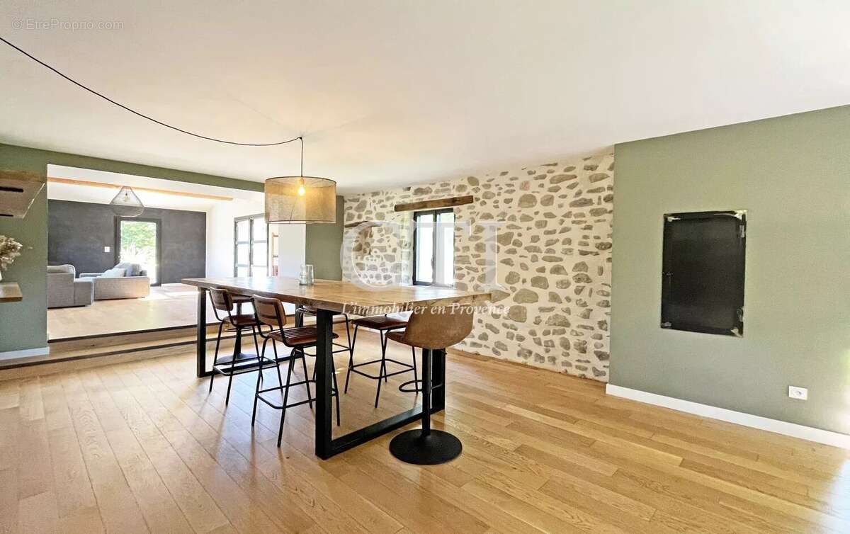Maison à VAISON-LA-ROMAINE