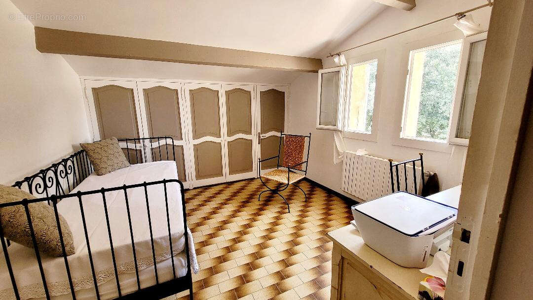 Maison à L'ISLE-SUR-LA-SORGUE