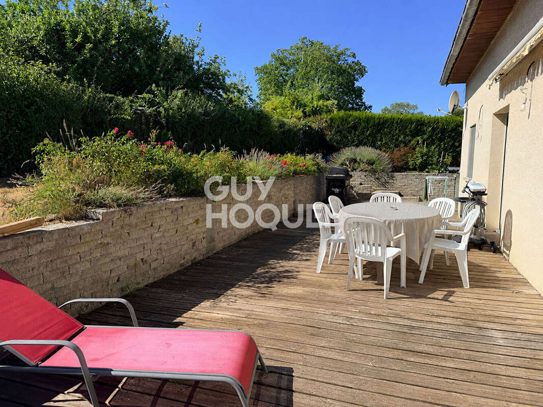 Maison familiale ou investissement - 188 m² - Piscine (Hauteurs de Besançon) - photo 2