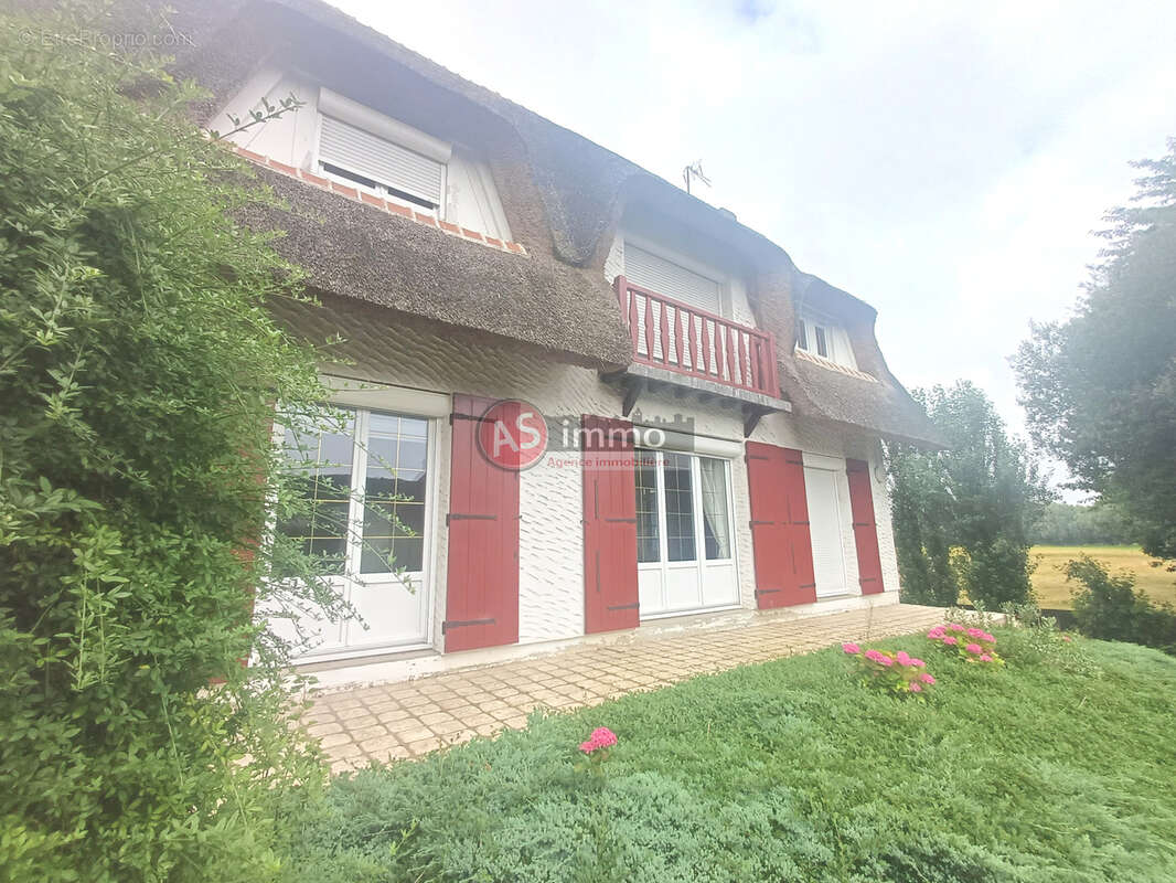 Très Belle Maison de Carractère 4 Chambres dans Bourg tous commerces. - photo 22
