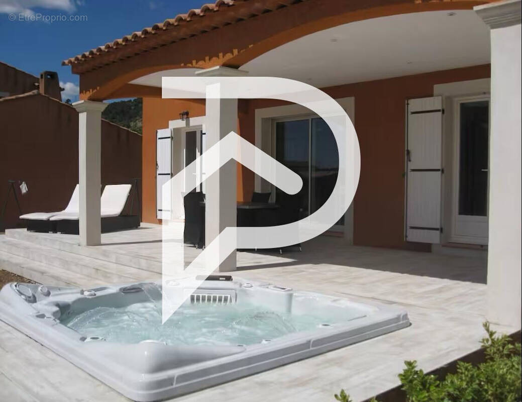 Maison à GREOUX-LES-BAINS