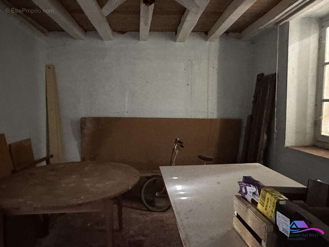 Maison Pièce 2 - Maison à VICQ-EXEMPLET