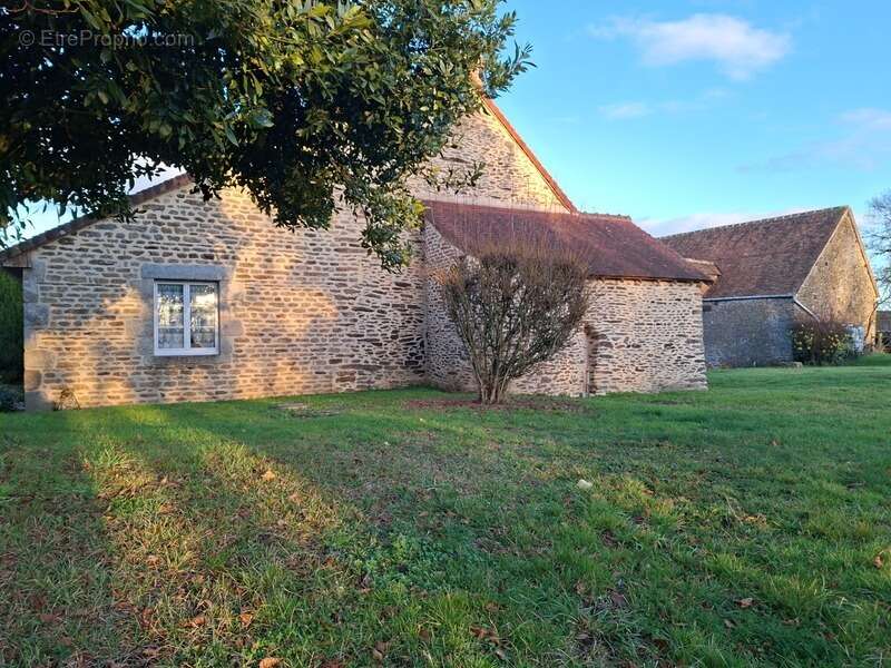 Longère + dépendance + grange, 3000m2 terrain clos, proche de ST CENERI LE GEREI & à 10 MIN ALENCON- Commerces et écoles à moins - photo 7