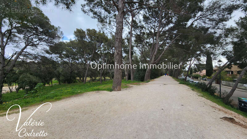 Appartement à LA LONDE-LES-MAURES