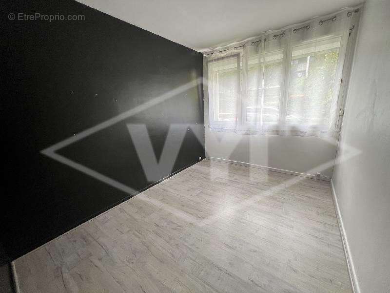 Appartement à COMBS-LA-VILLE