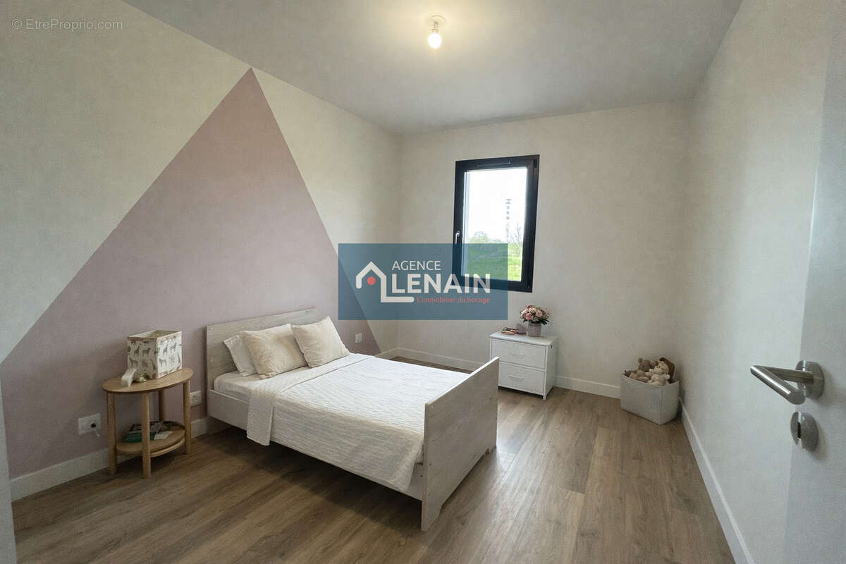 Maison à SAINT-GEORGES-DES-GARDES