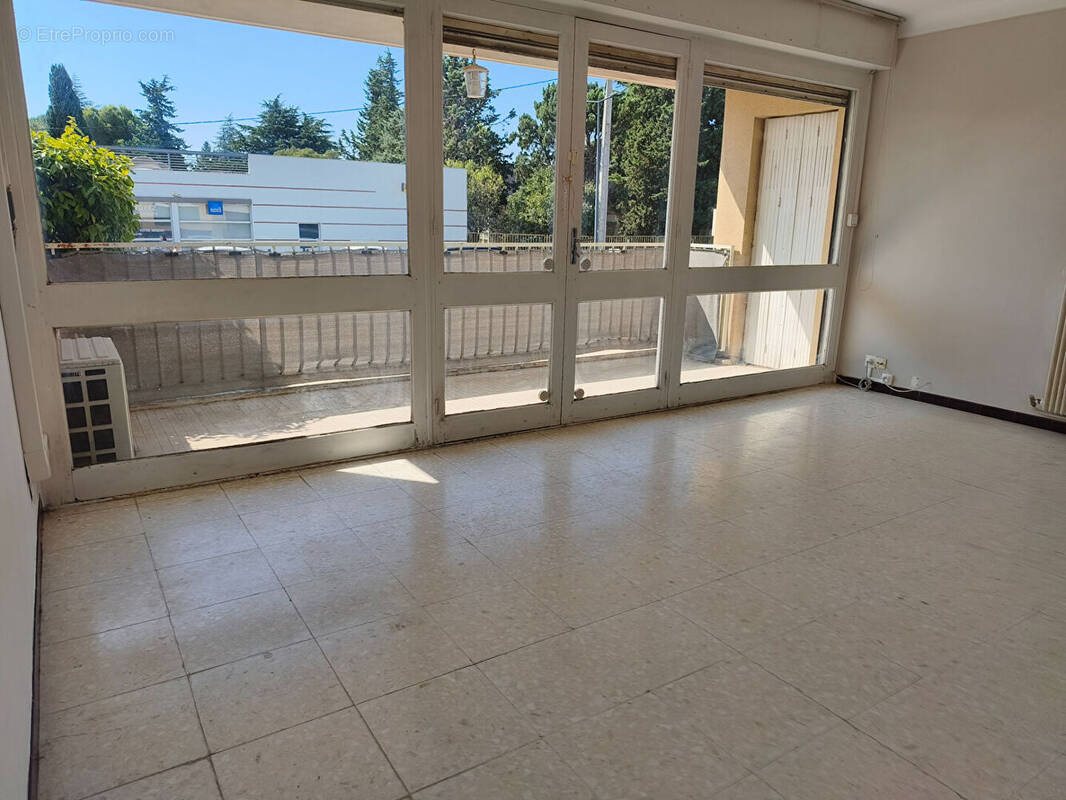 Appartement à VILLENEUVE-LES-AVIGNON