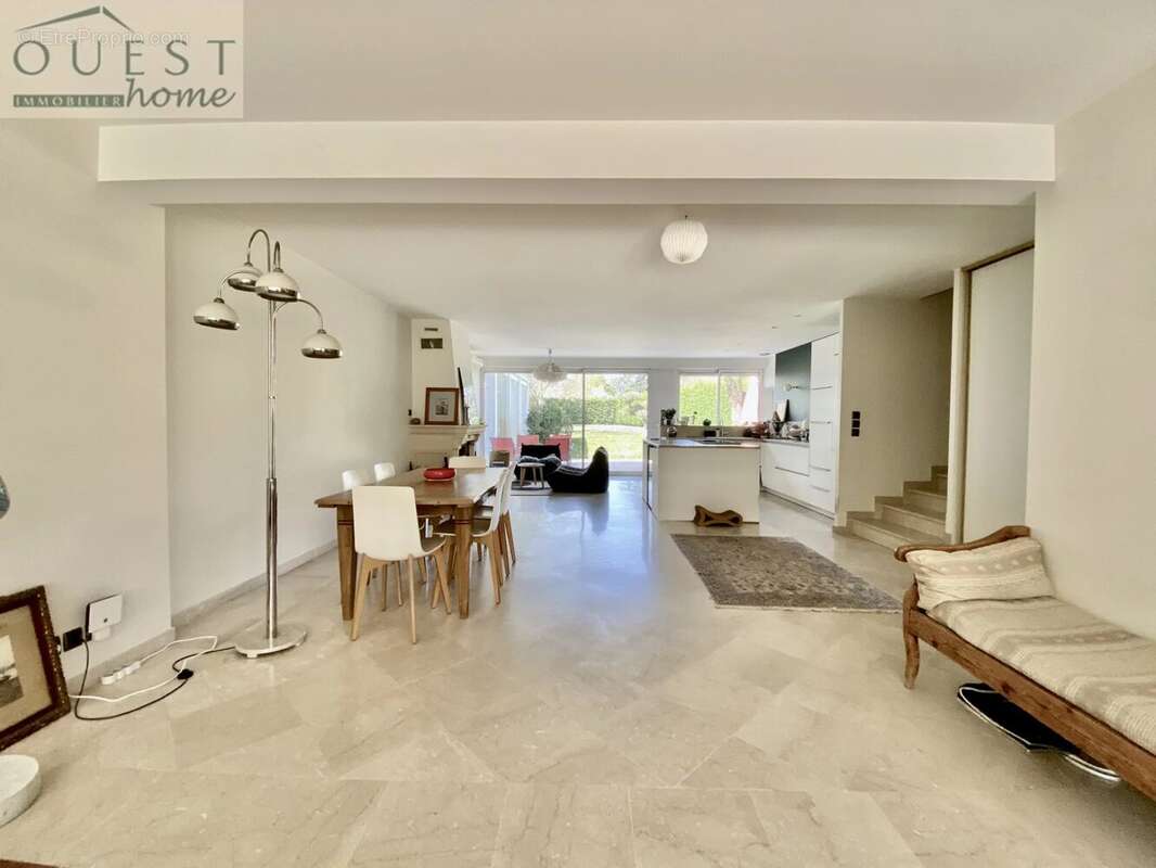 Maison à CHARBONNIERES-LES-BAINS