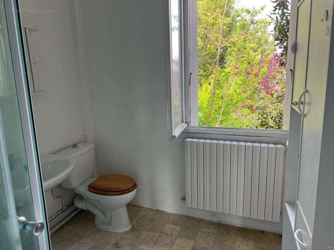 Opportunité  : maison de ville en pierre au cœur de saint-genès - photo 4