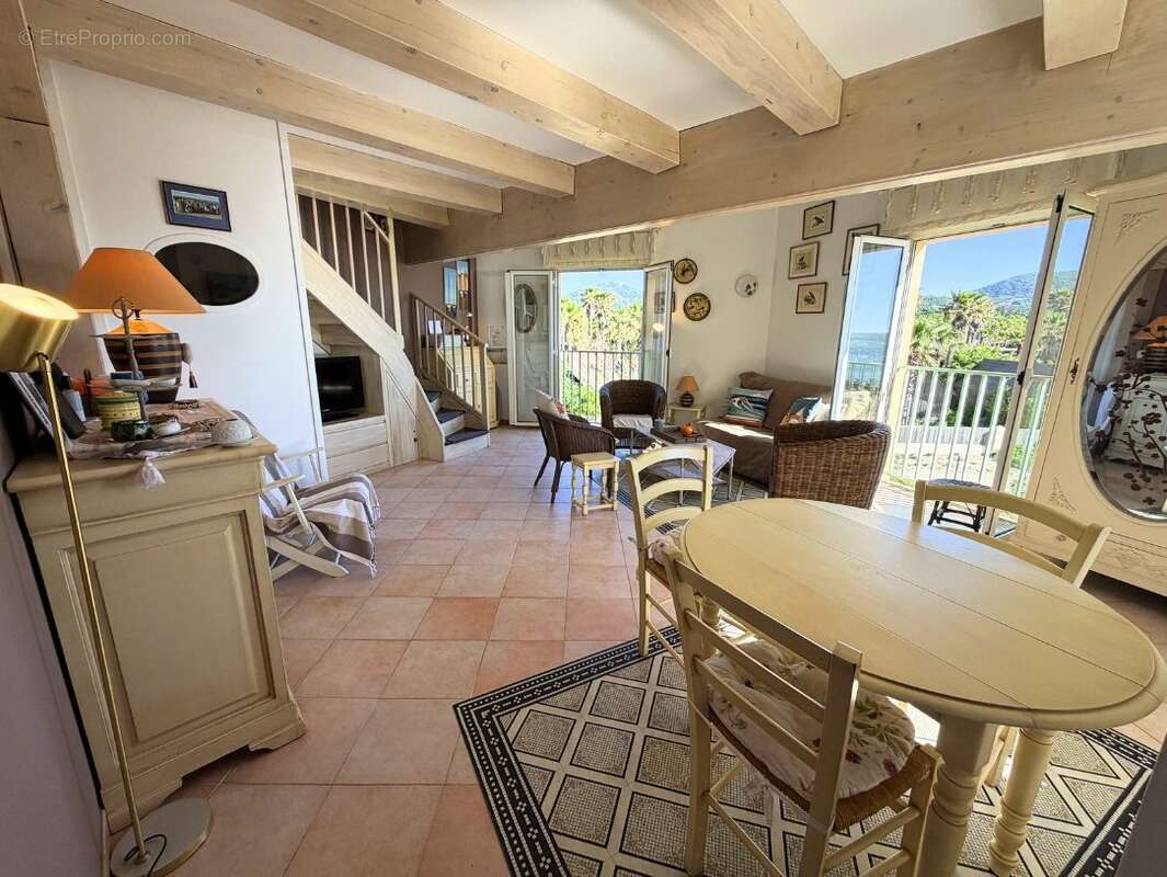 Appartement à GRIMAUD