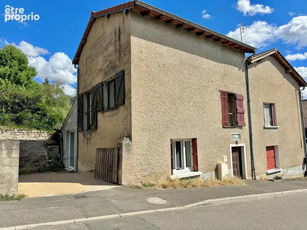 MONTMERLE - Maison de village rénovée avec cour - photo 9