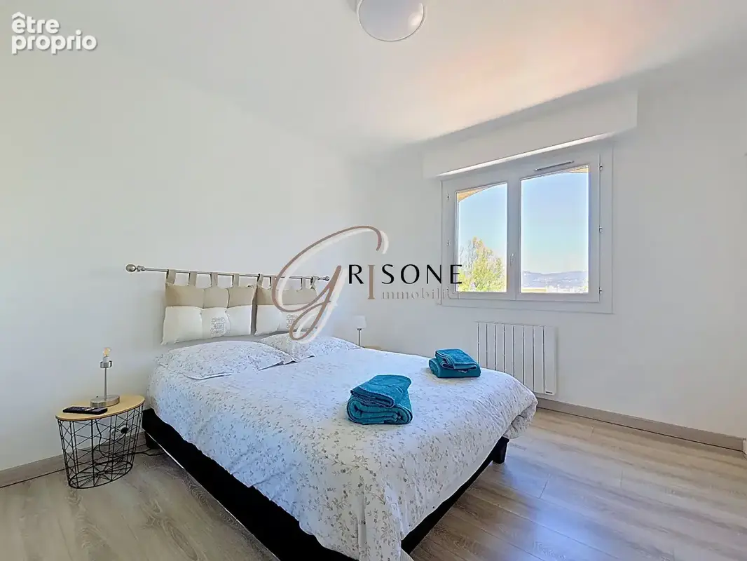 Villa de 260 m² accès direct plage du Cap Nègre à Six-Fours - photo 8