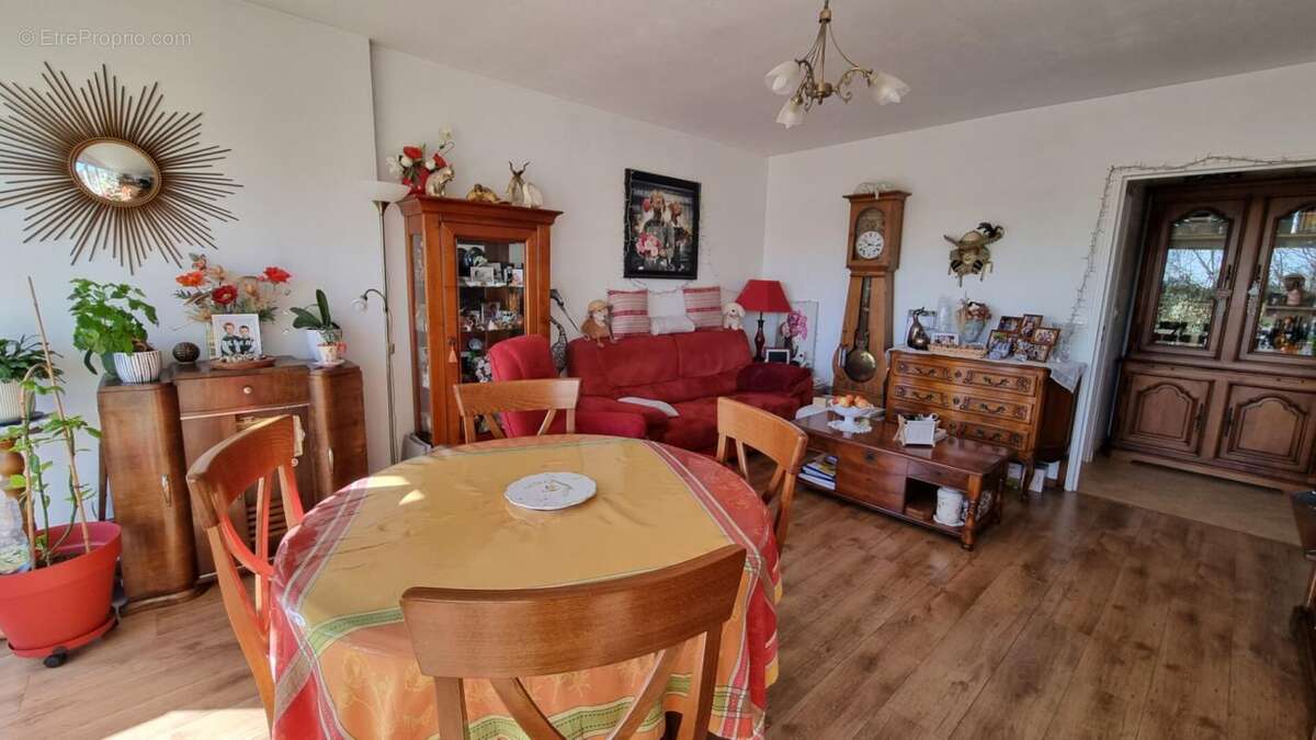 Appartement à SAINT-MICHEL-SUR-ORGE