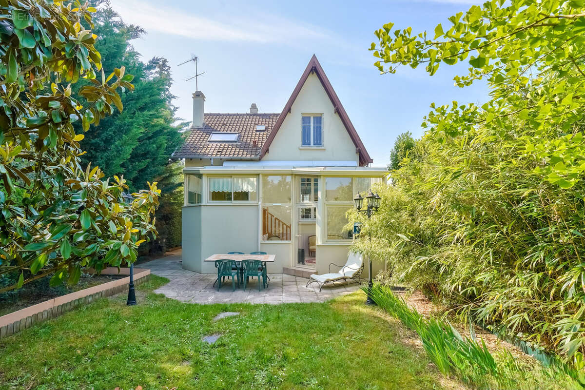 Maison à LE VESINET