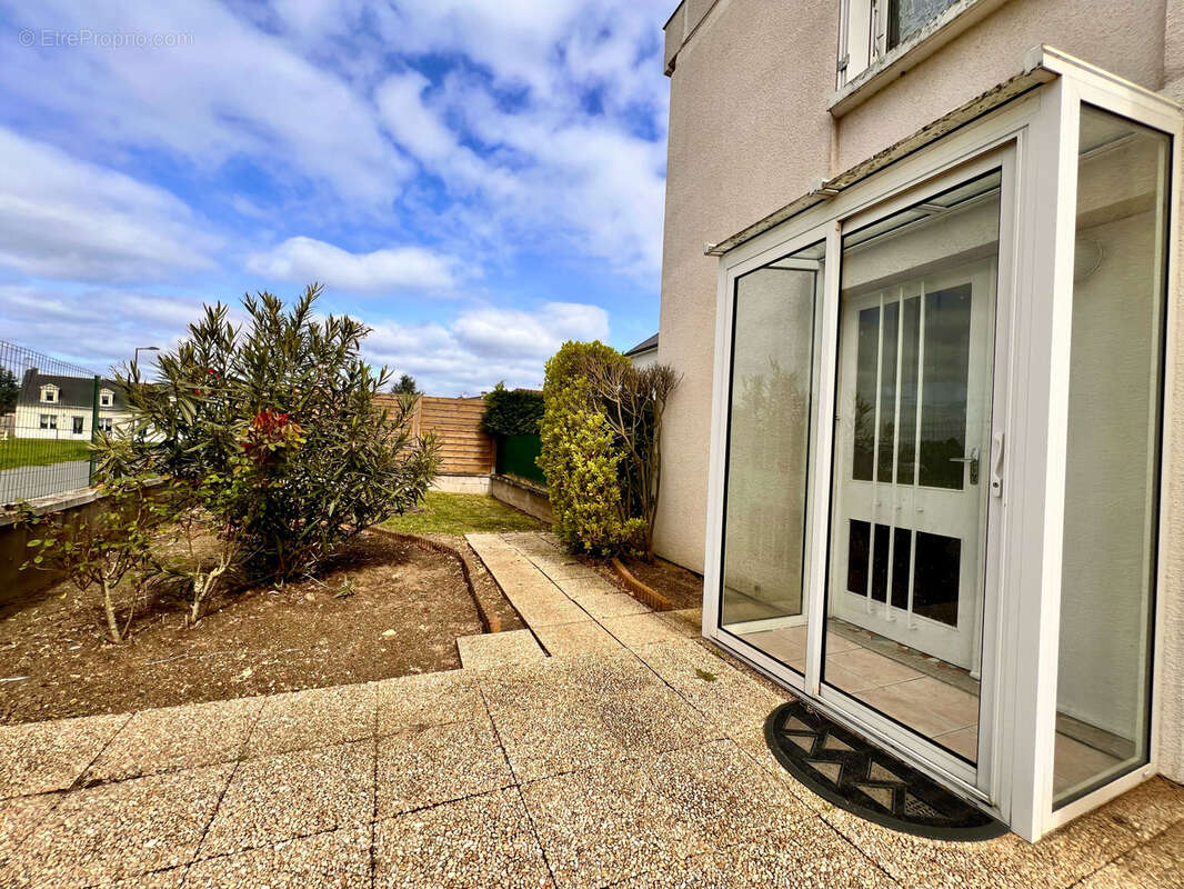 Maison à VILLEBERNIER