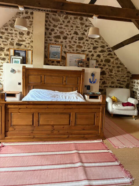 Maison à AMBRIERES-LES-VALLEES