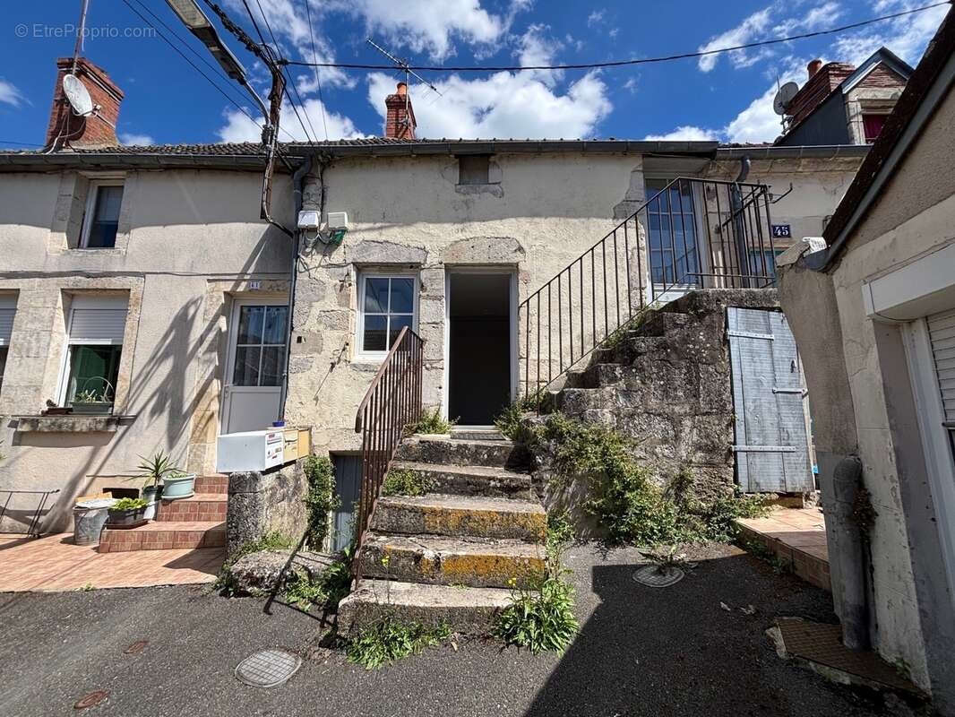 Maison à vendre 2 pièces LA CHARITE SUR LOIRE (58) - photo 6