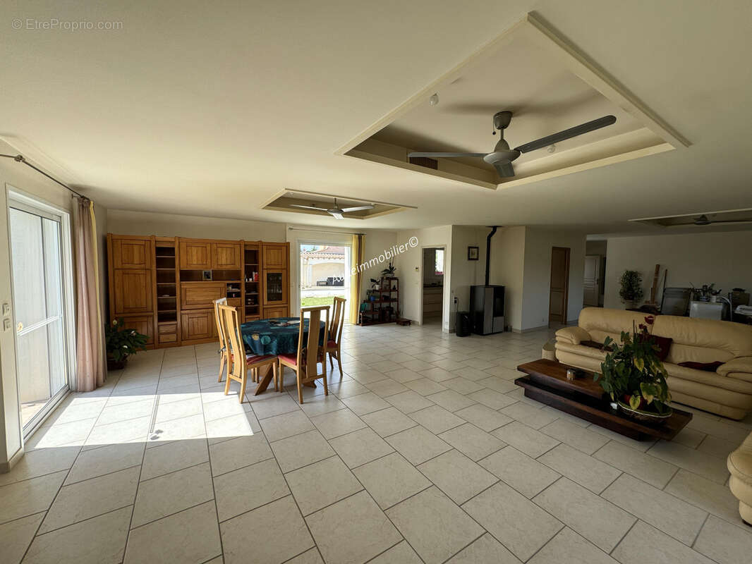 Maison à BELVEZE-DU-RAZES